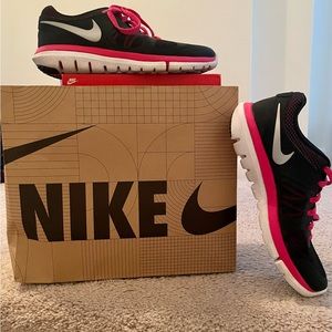 Women’s Fitsole Nike Sneakers